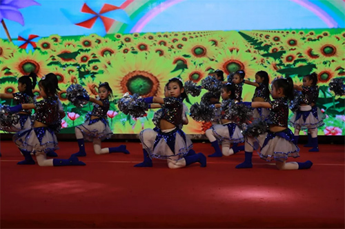 快樂的《啦啦操》